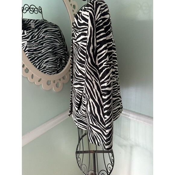Chicos  Women's White Black Bi-Color Zebra Animal Print Blazer Jacket  Sz 0 S - Picture 5 of 8